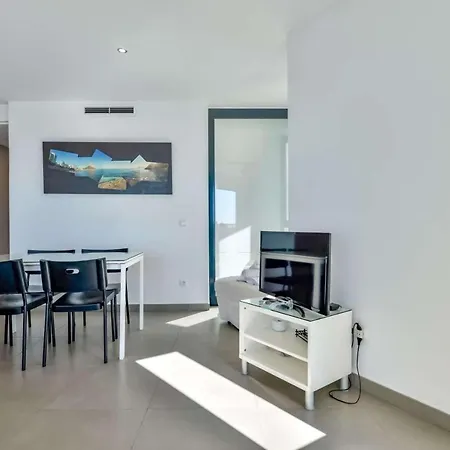 Bethany Apartment *